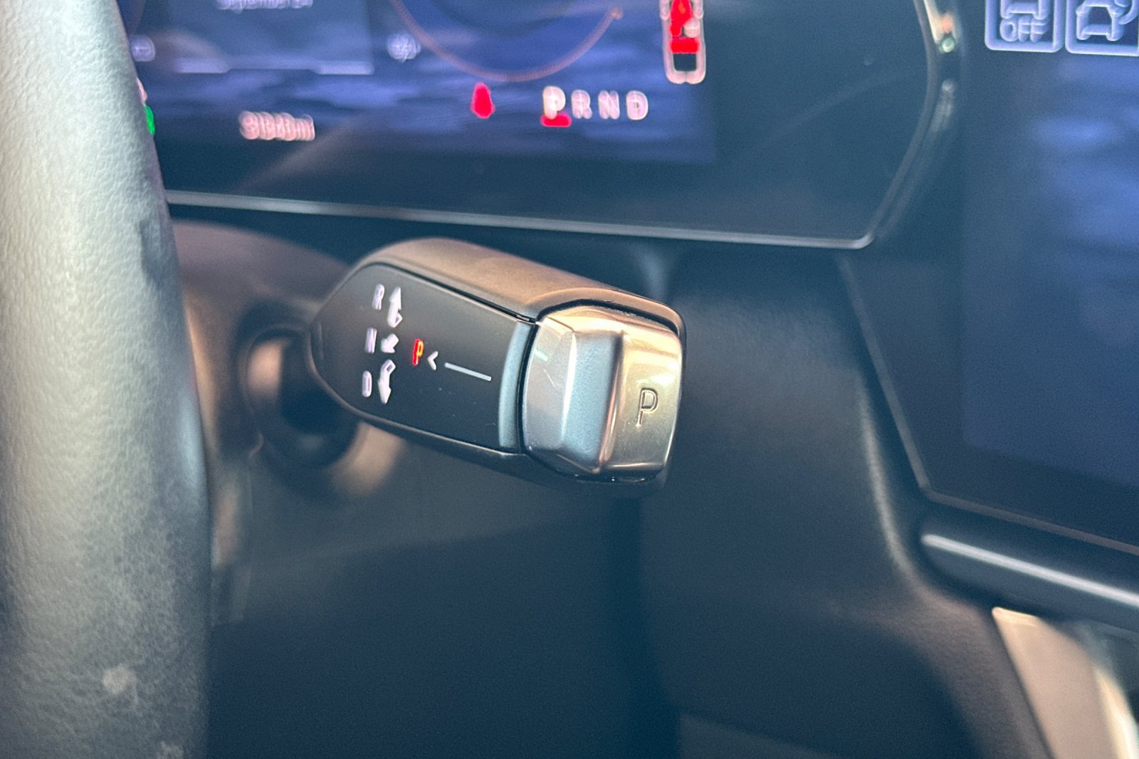 Used 2024 Chevrolet Equinox EV LT FWD image 33