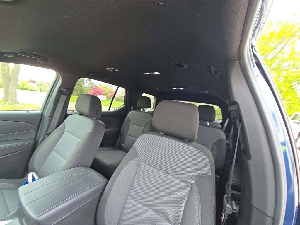 Used 2023 Chevrolet Traverse LT AWD/4WD image 4