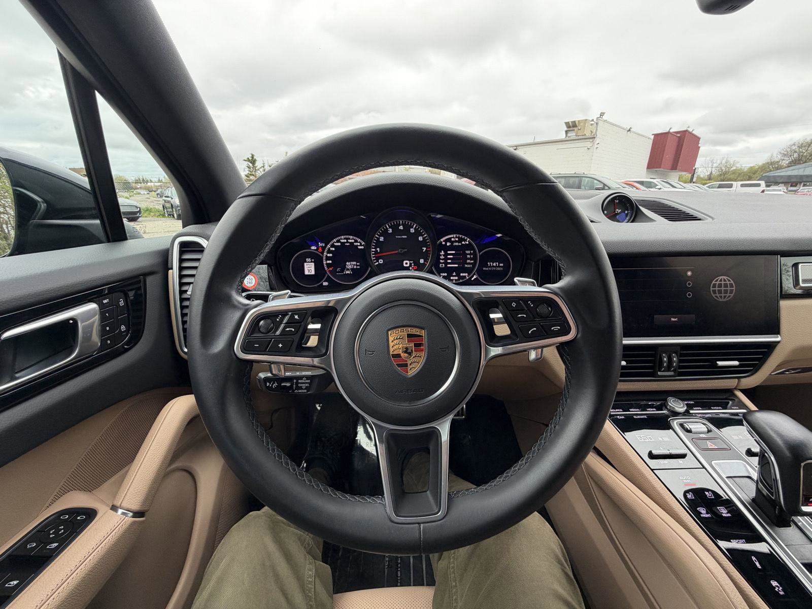 Used 2023 Porsche Cayenne S Platinum AWD/4WD image 16