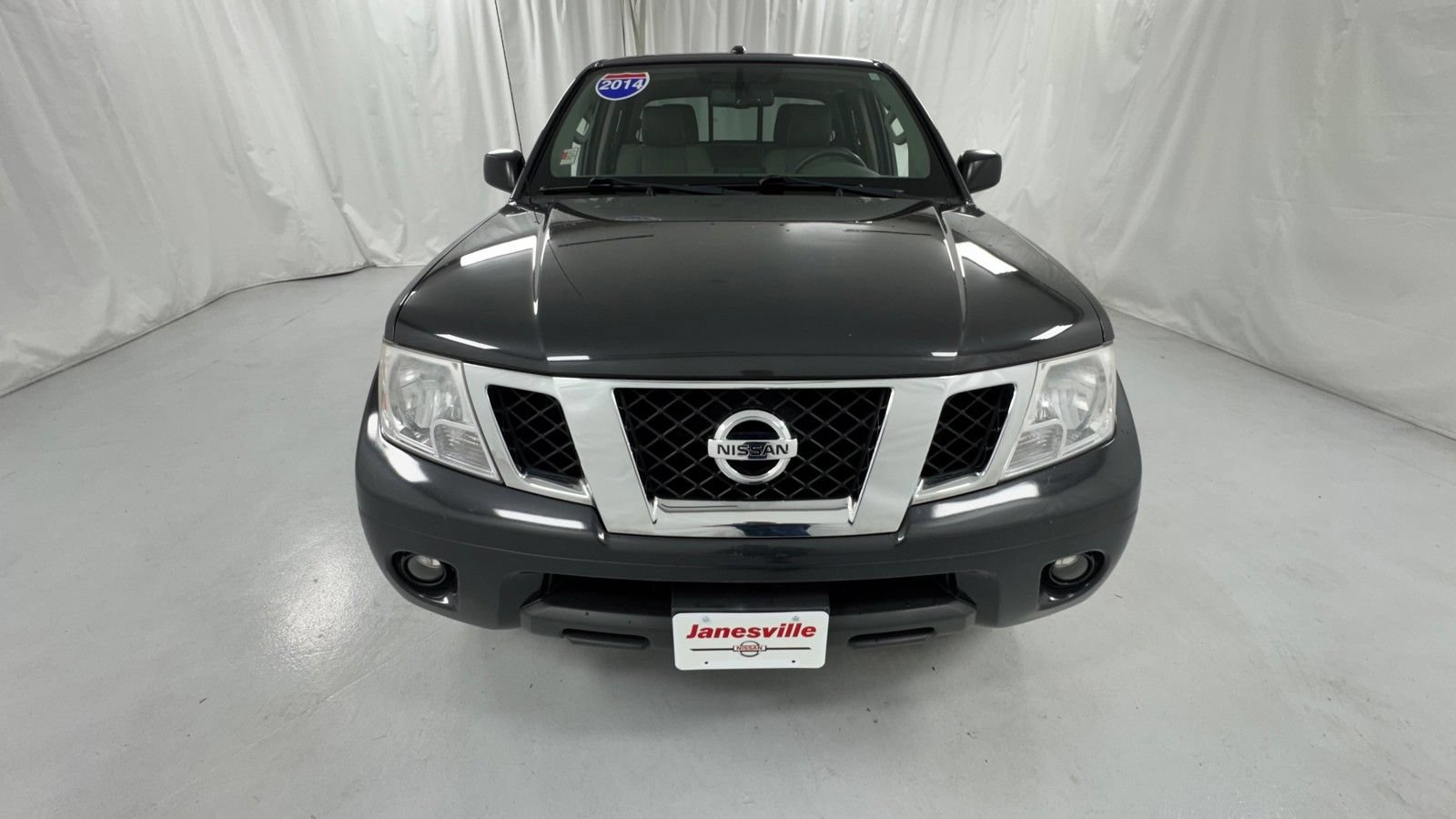 Used 2014 Nissan Frontier SV w/ SV Value Truck Package AWD/4WD image 8
