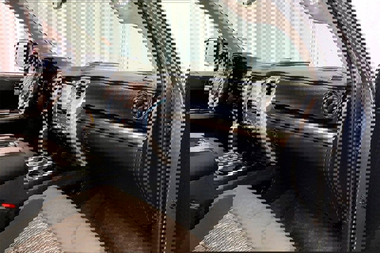 Used 2020 Toyota Tundra SR5 w/ SR5 Upgrade Package image 28