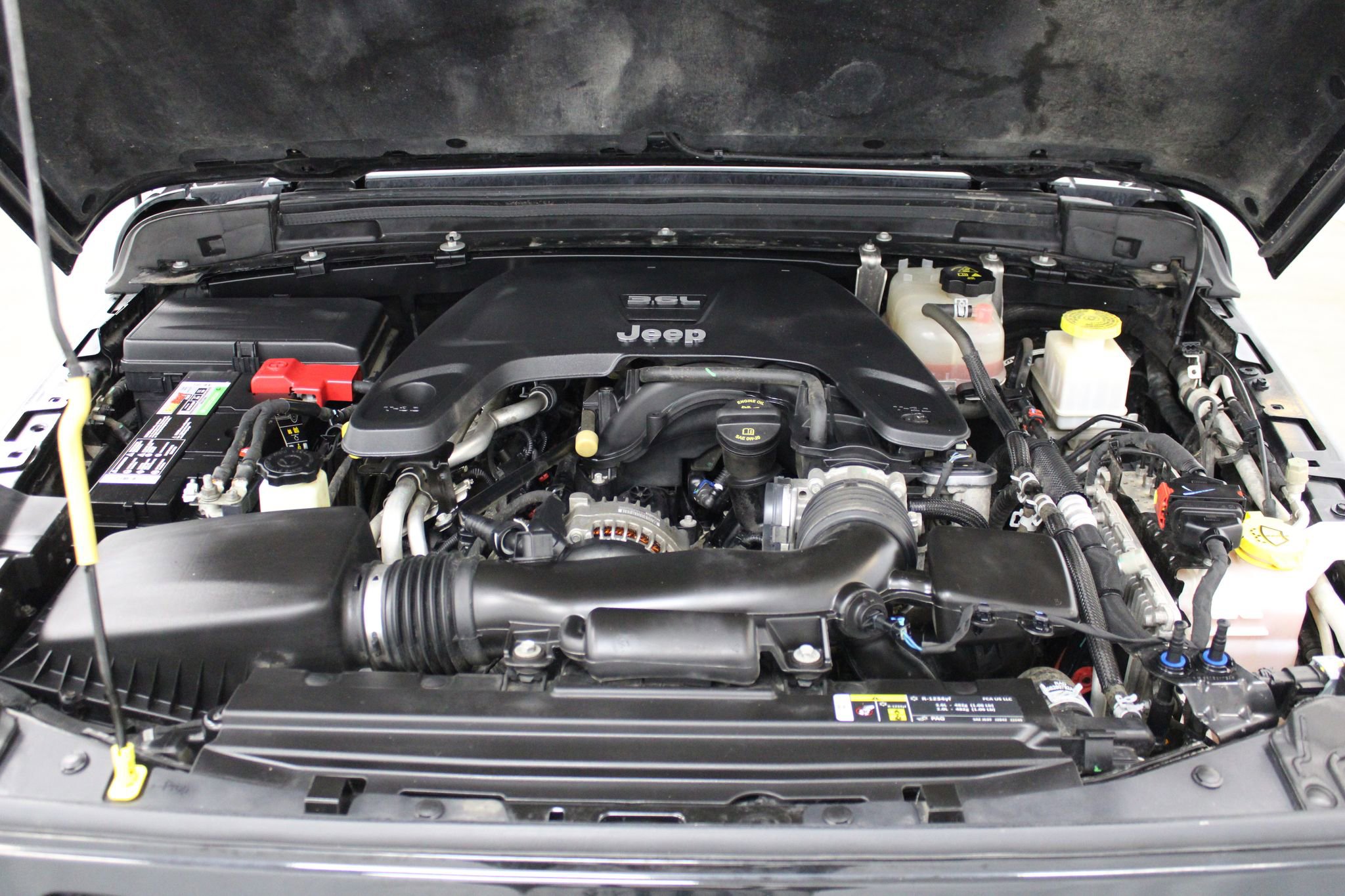 Used 2020 Jeep Gladiator Sport w/ Technology Group image 8