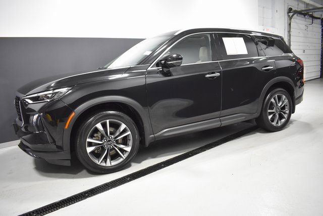 Used 2023 INFINITI QX60 Luxe image 2