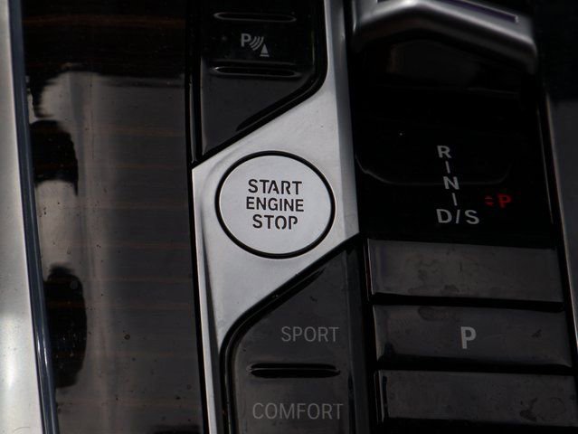 Used 2024 BMW X7 xDrive40i w/ Climate Comfort Package image 34