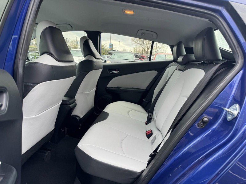 Used 2016 Toyota Prius Three Touring image 10