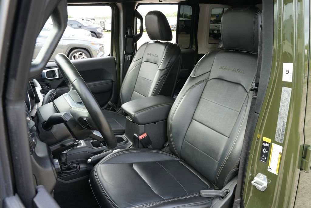 Used 2021 Jeep Wrangler Unlimited Sahara w/ Cold Weather Group AWD/4WD image 16