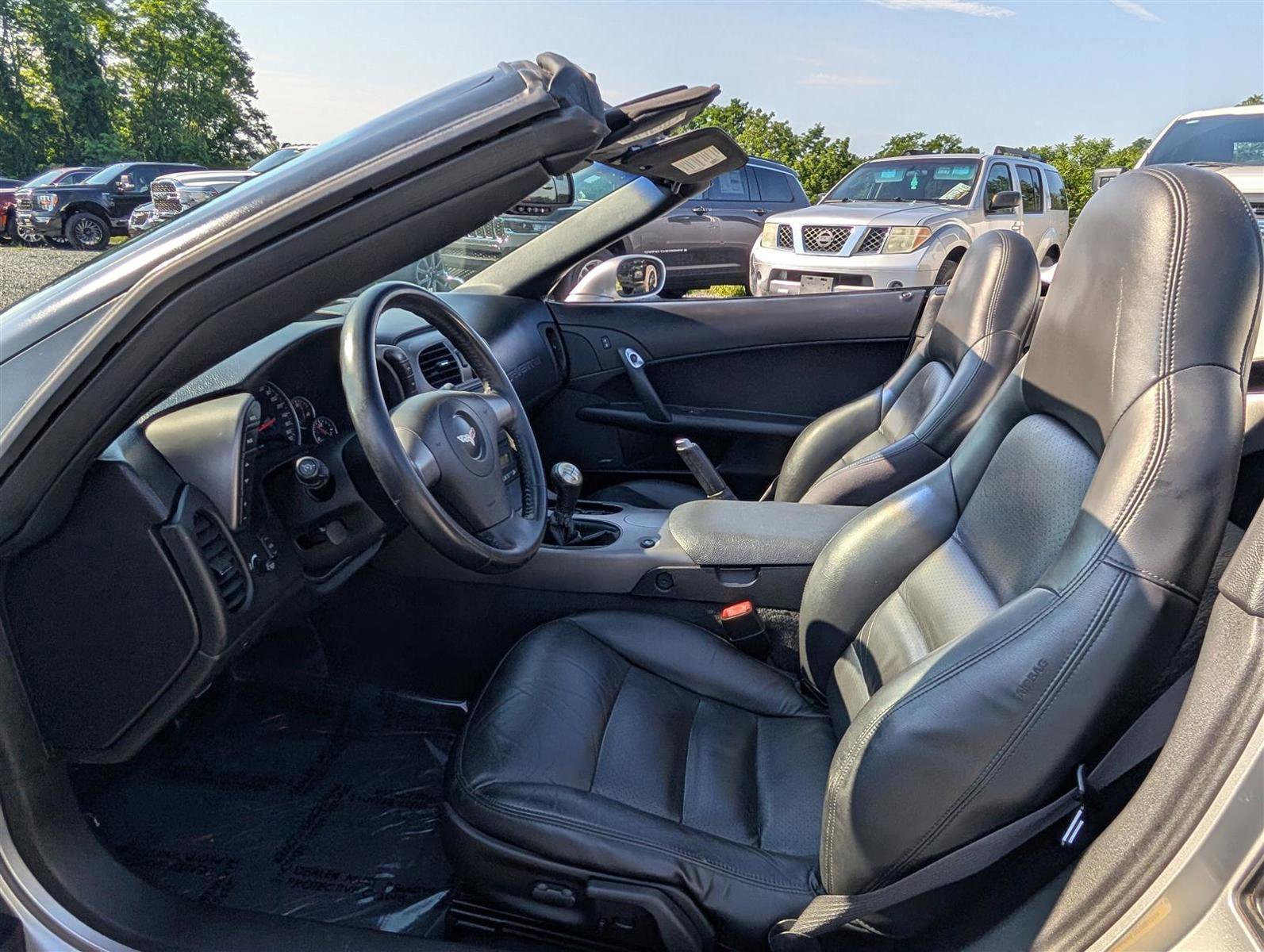 Used 2006 Chevrolet Corvette Convertible w/ Preferred Equipment Group image 14
