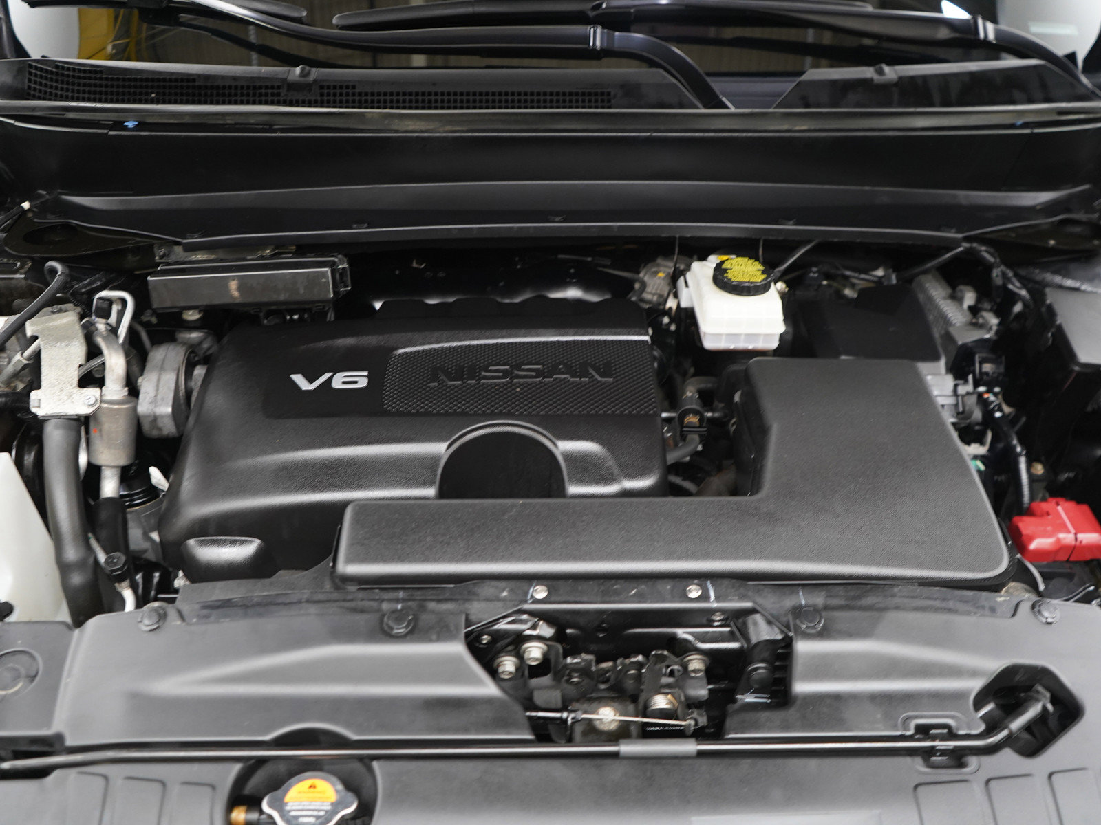 Used 2020 Nissan Pathfinder SL AWD/4WD image 29