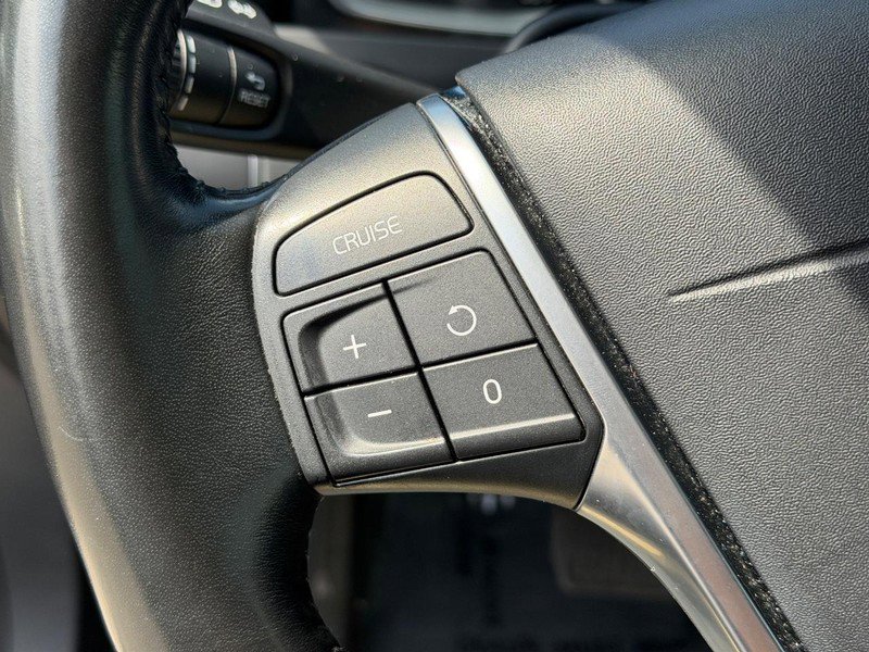 Used 2018 Volvo S60 T5 Dynamic w/ Vision Package image 19