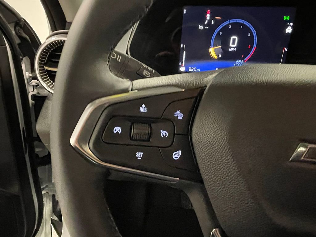 Used 2025 Chevrolet Trax ACTIV w/ Sunroof Package FWD image 37