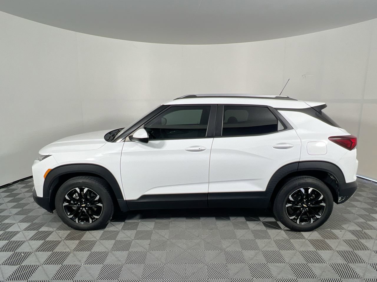 Used 2023 Chevrolet TrailBlazer LT FWD image 6