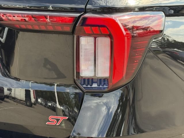 Used 2025 Ford Explorer ST RWD image 6