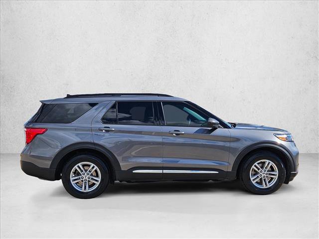 Used 2022 Ford Explorer XLT image 4