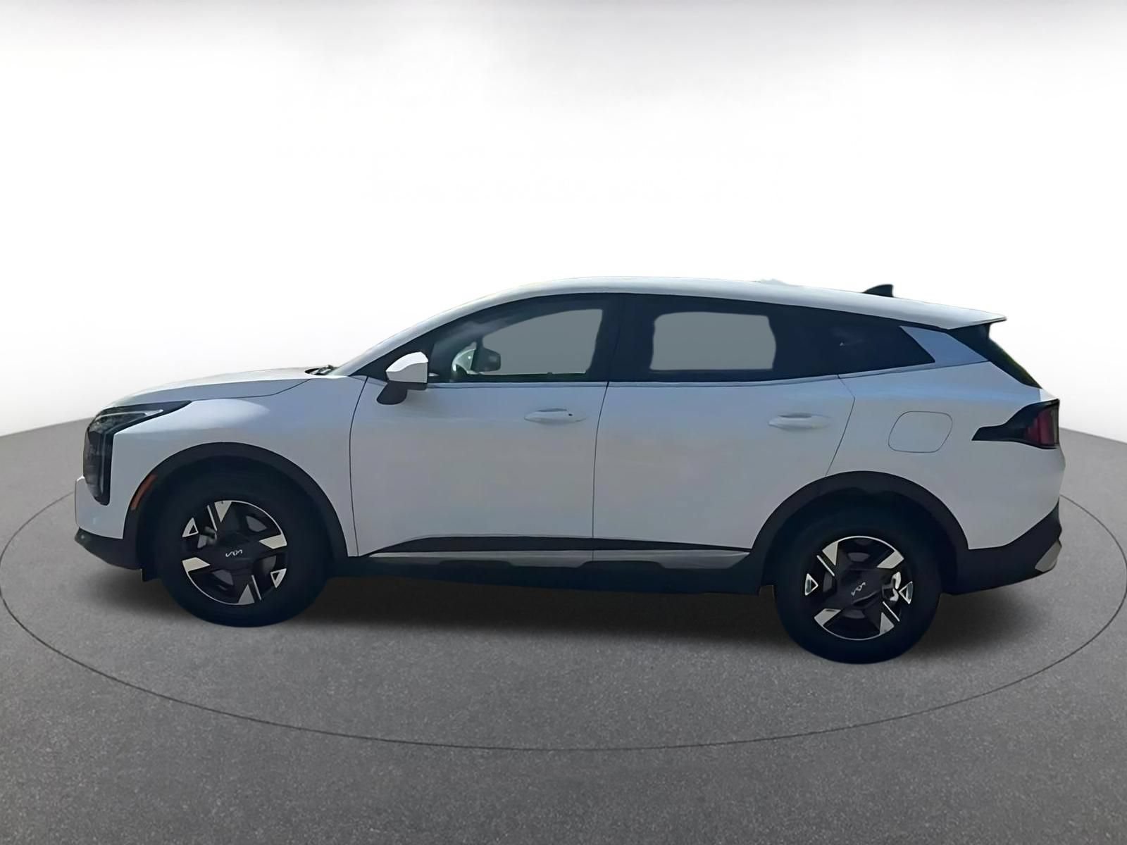 Used 2026 Kia Sportage LX FWD image 8