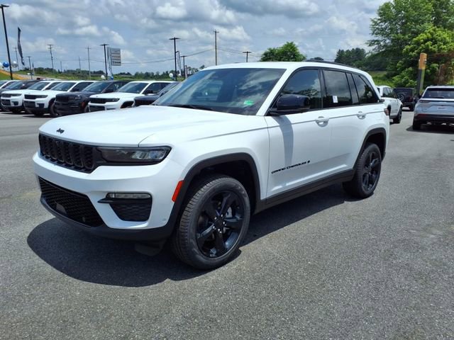 New 2025 Jeep Grand Cherokee Limited w/ Luxury Tech Group II image 8