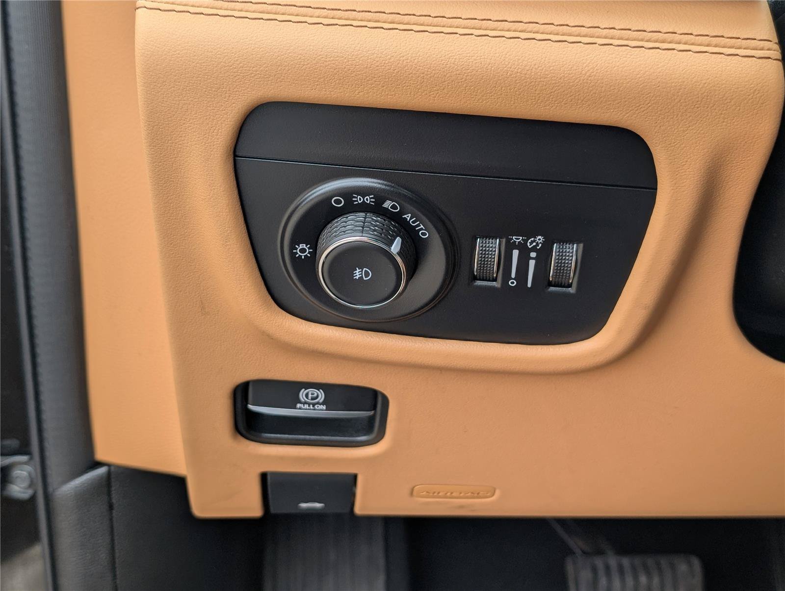 Used 2023 Jeep Grand Cherokee Summit AWD/4WD image 26