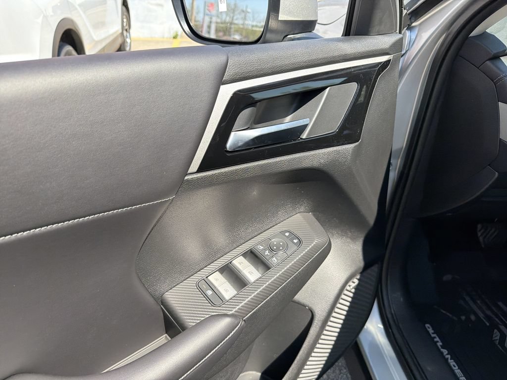 New 2026 Mitsubishi Outlander SE AWD/4WD image 15
