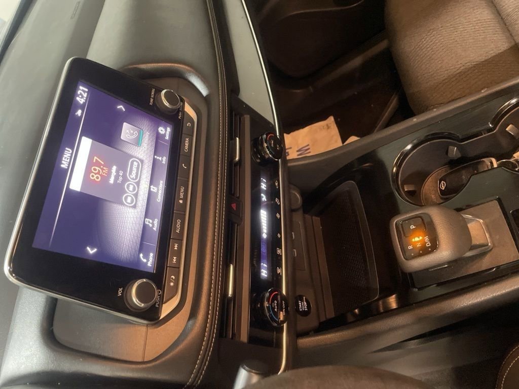 Used 2024 Nissan Rogue SV image 23