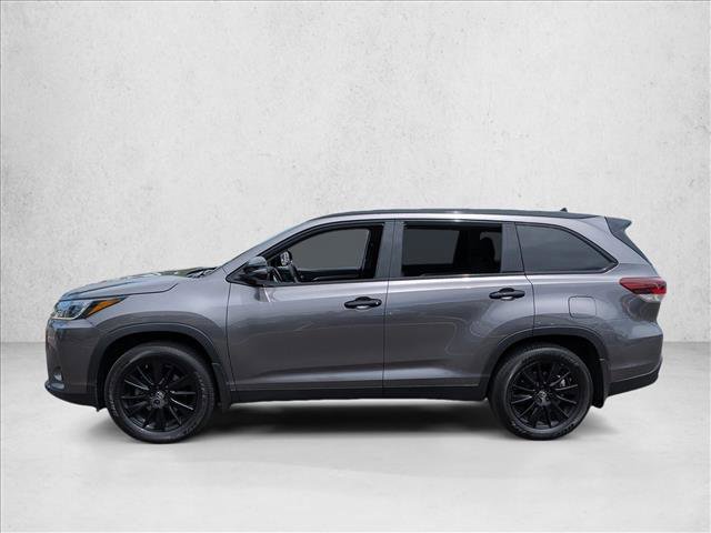 Used 2019 Toyota Highlander SE w/ Nightshade Edition AWD/4WD image 8