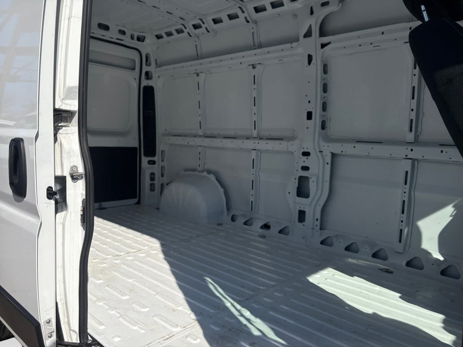 Used 2025 RAM ProMaster 2500 FWD image 21