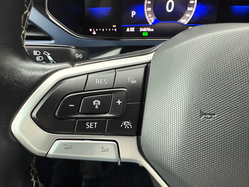 Used 2023 Volkswagen Taos SE w/ Panoramic Sunroof Package image 14