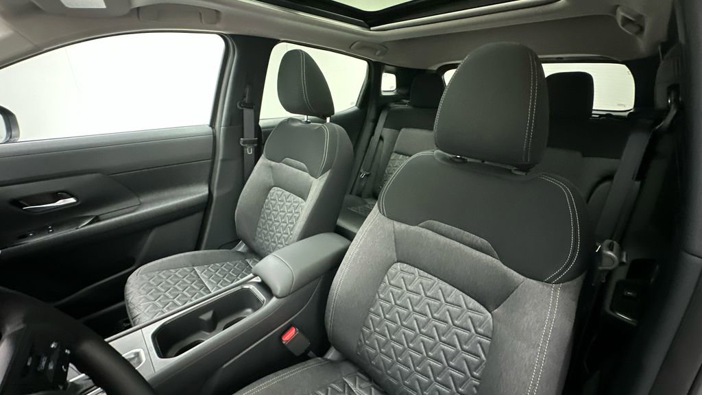 New 2026 Nissan Kicks SV w/ SV Premium Package image 9