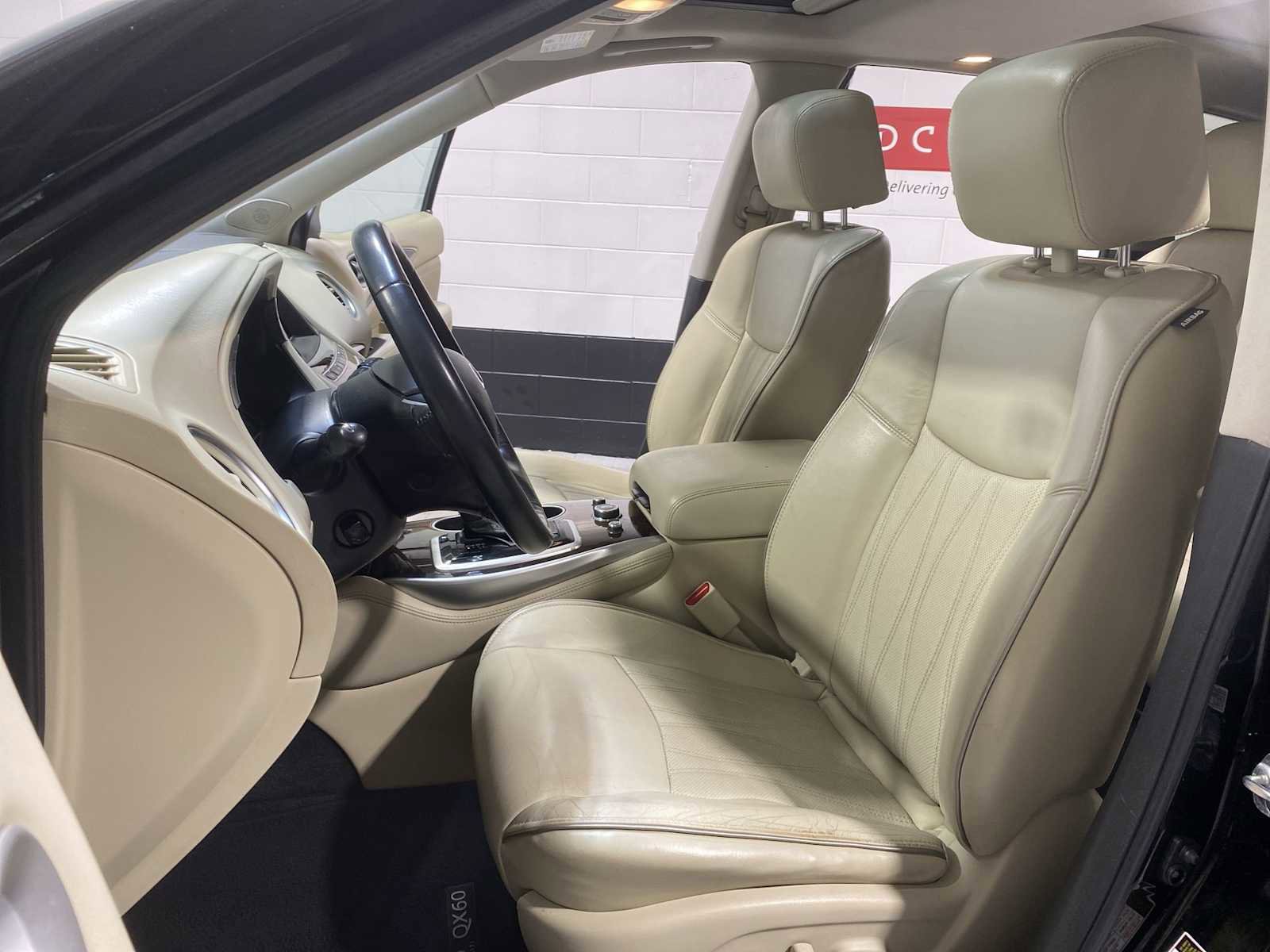 Used 2017 INFINITI QX60 FWD w/ Deluxe Technology Package image 11