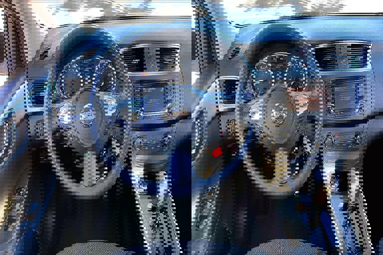 Used 2018 Nissan Sentra S image 6