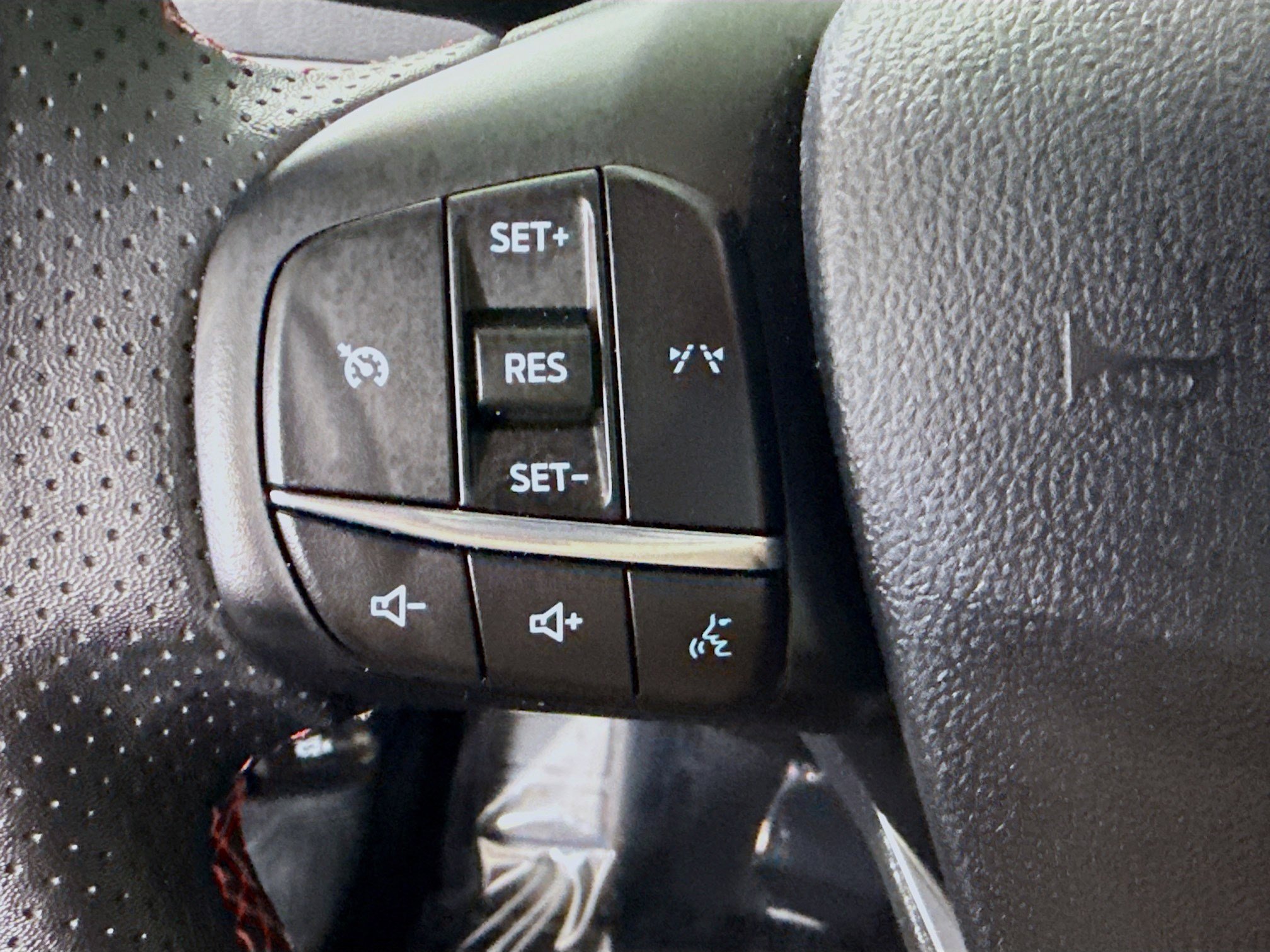 Used 2026 Ford Escape ST-Line image 14