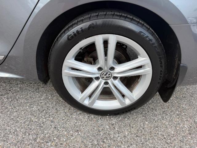 Used 2012 Volkswagen Passat TDI SEL Premium FWD image 12