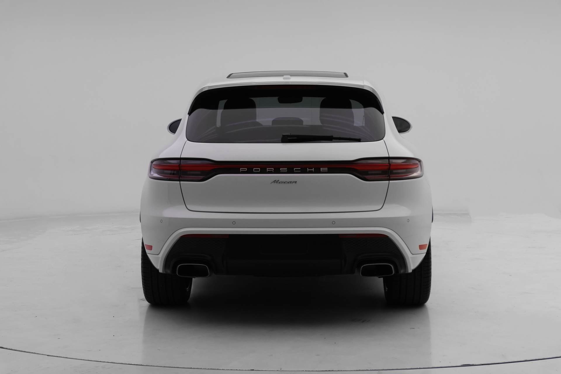 Used 2025 Porsche Macan image 15