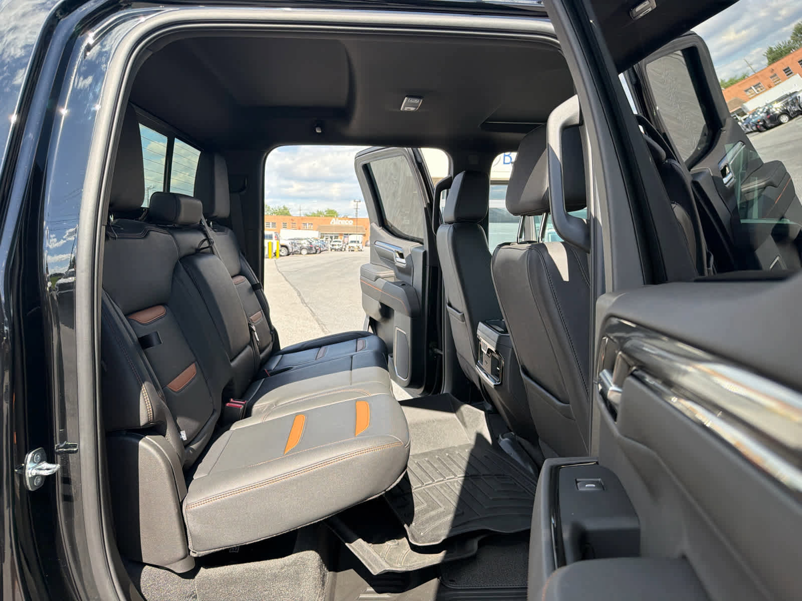 Used 2023 GMC Sierra 1500 AT4 w/ AT4 Premium Package AWD/4WD image 17