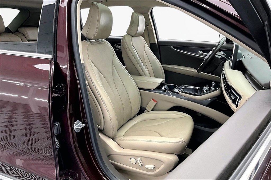 Used 2022 Lincoln Nautilus Reserve image 7