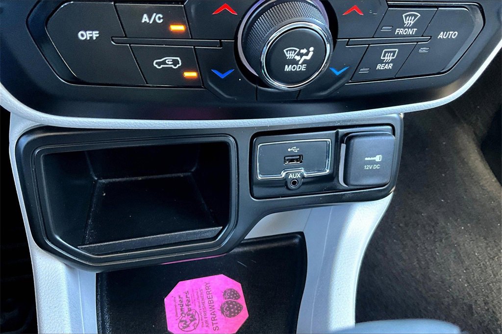 Used 2018 Jeep Renegade Limited w/ Safety & Security Group image 24