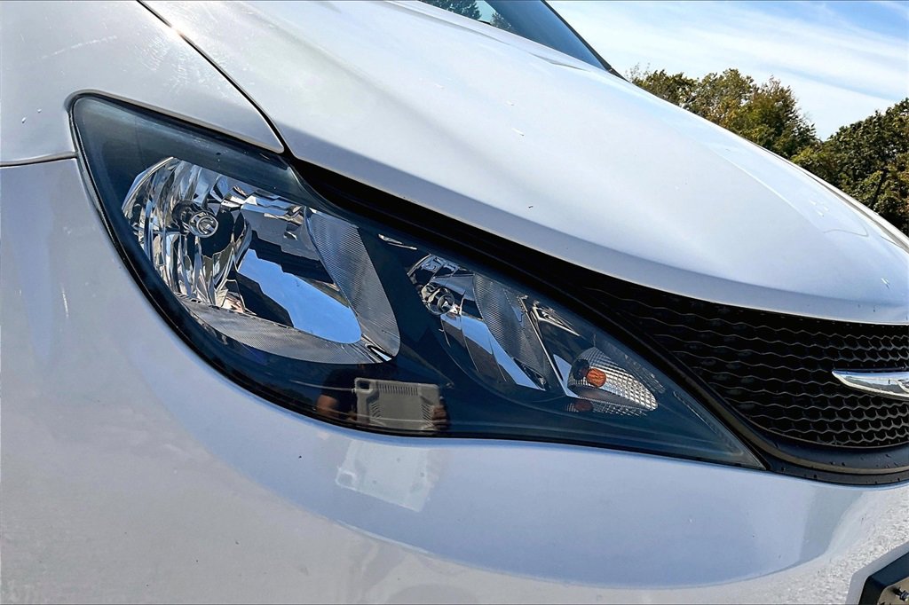 Used 2019 Chrysler Pacifica L image 19