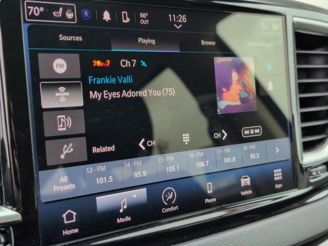 Used 2024 Chrysler Pacifica Touring-L FWD image 18