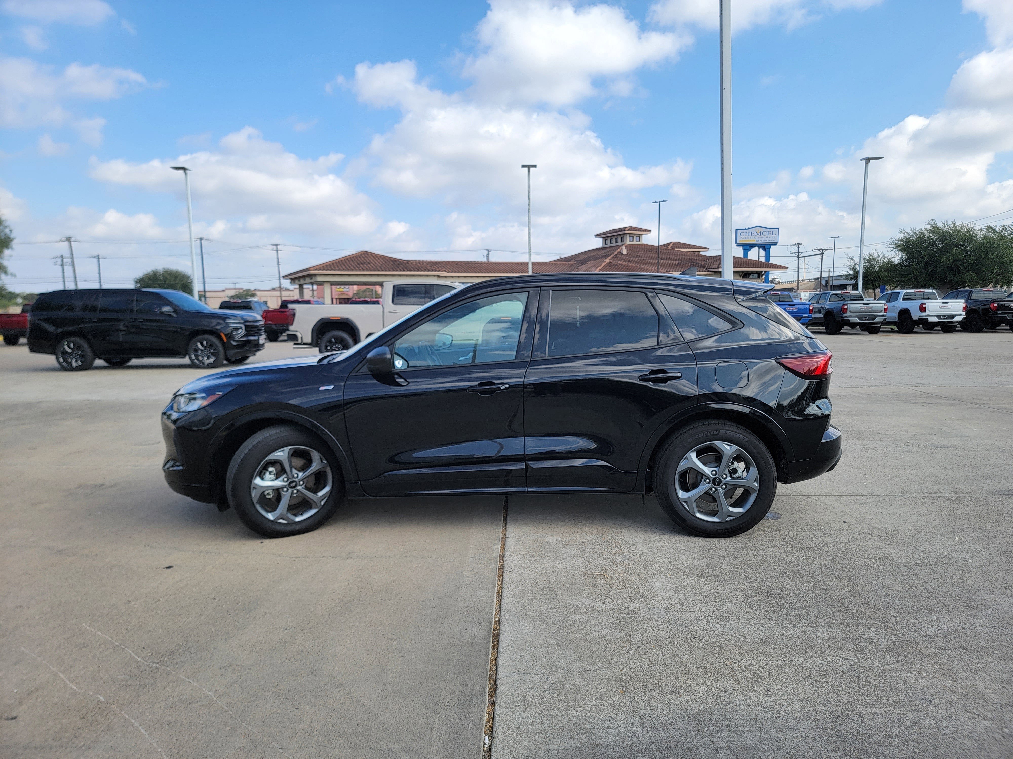 Used 2023 Ford Escape ST-Line w/ Tech Pack #1 image 4