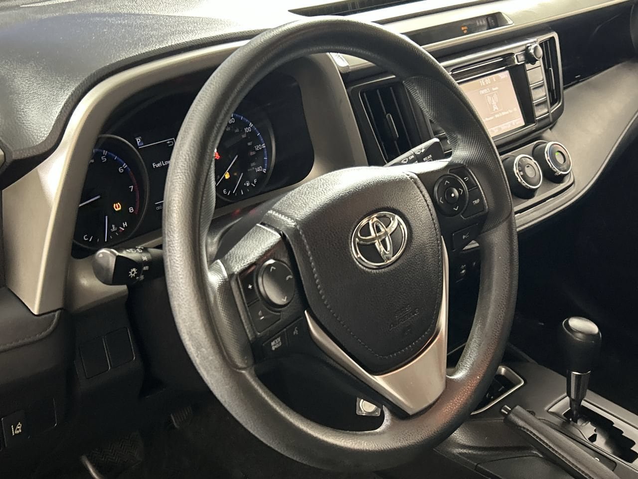 Used 2017 Toyota RAV4 LE FWD image 14