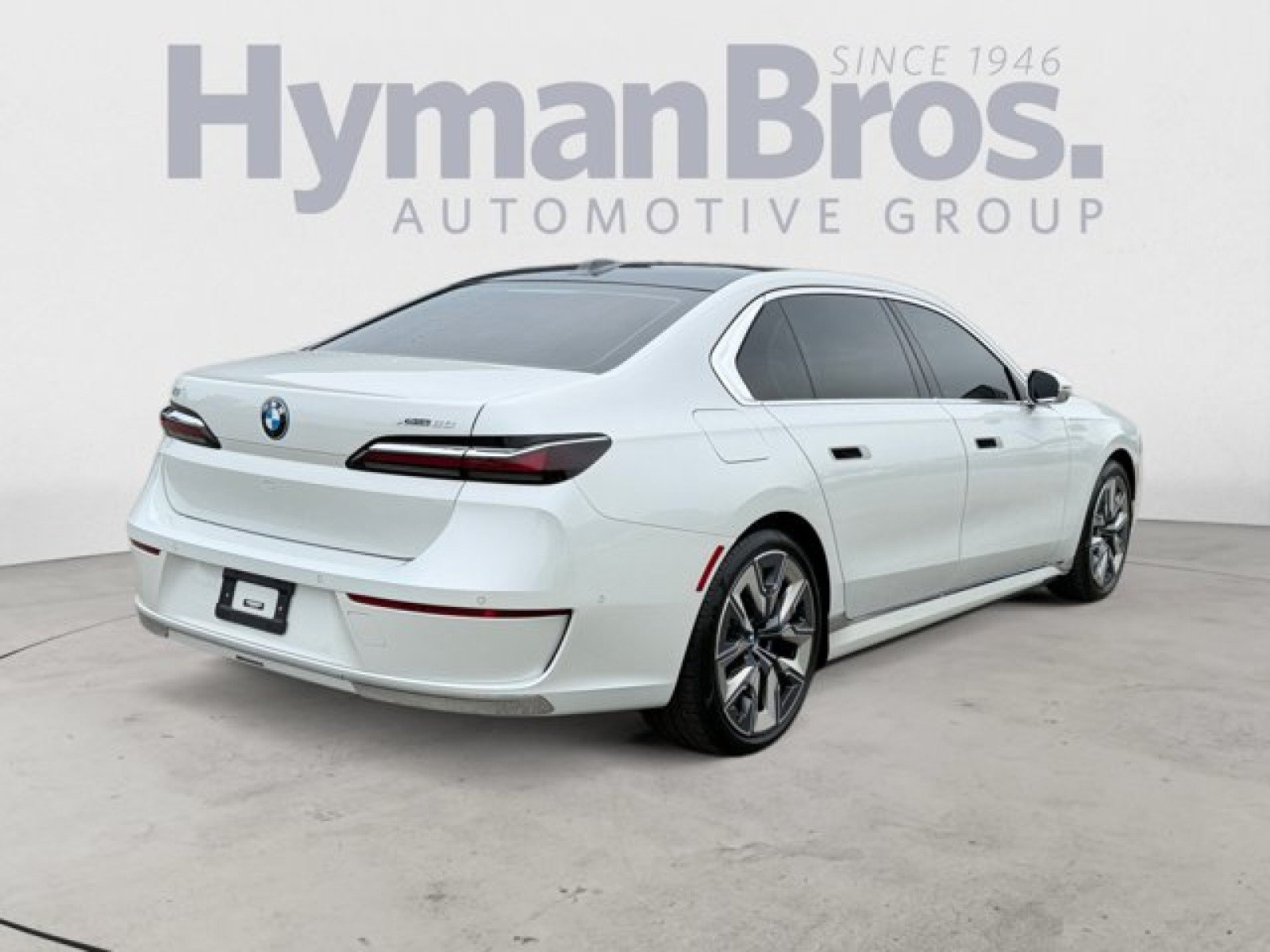 Used 2023 BMW i7 xDrive60 AWD/4WD image 3