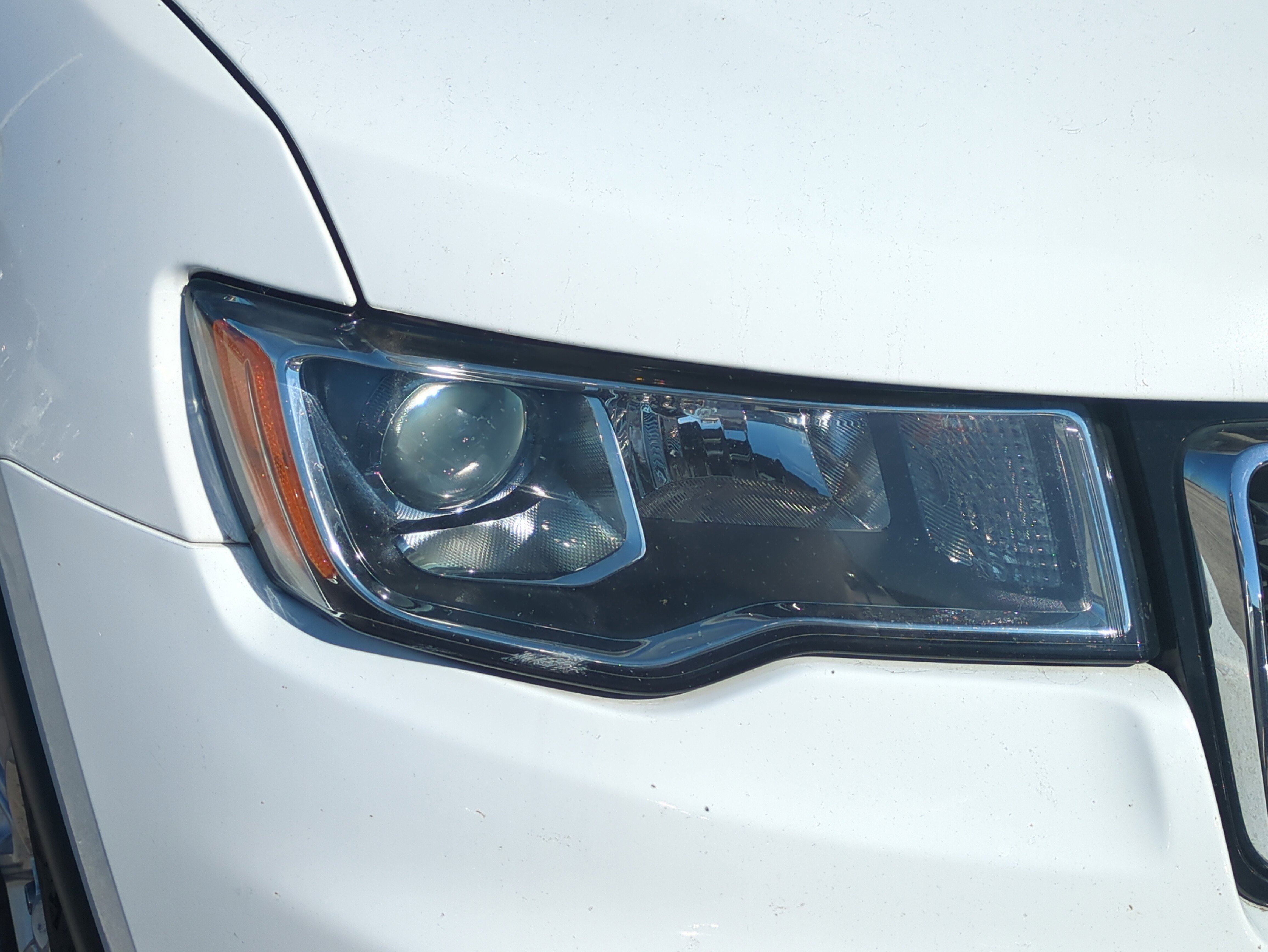 Used 2021 Jeep Grand Cherokee Laredo image 10