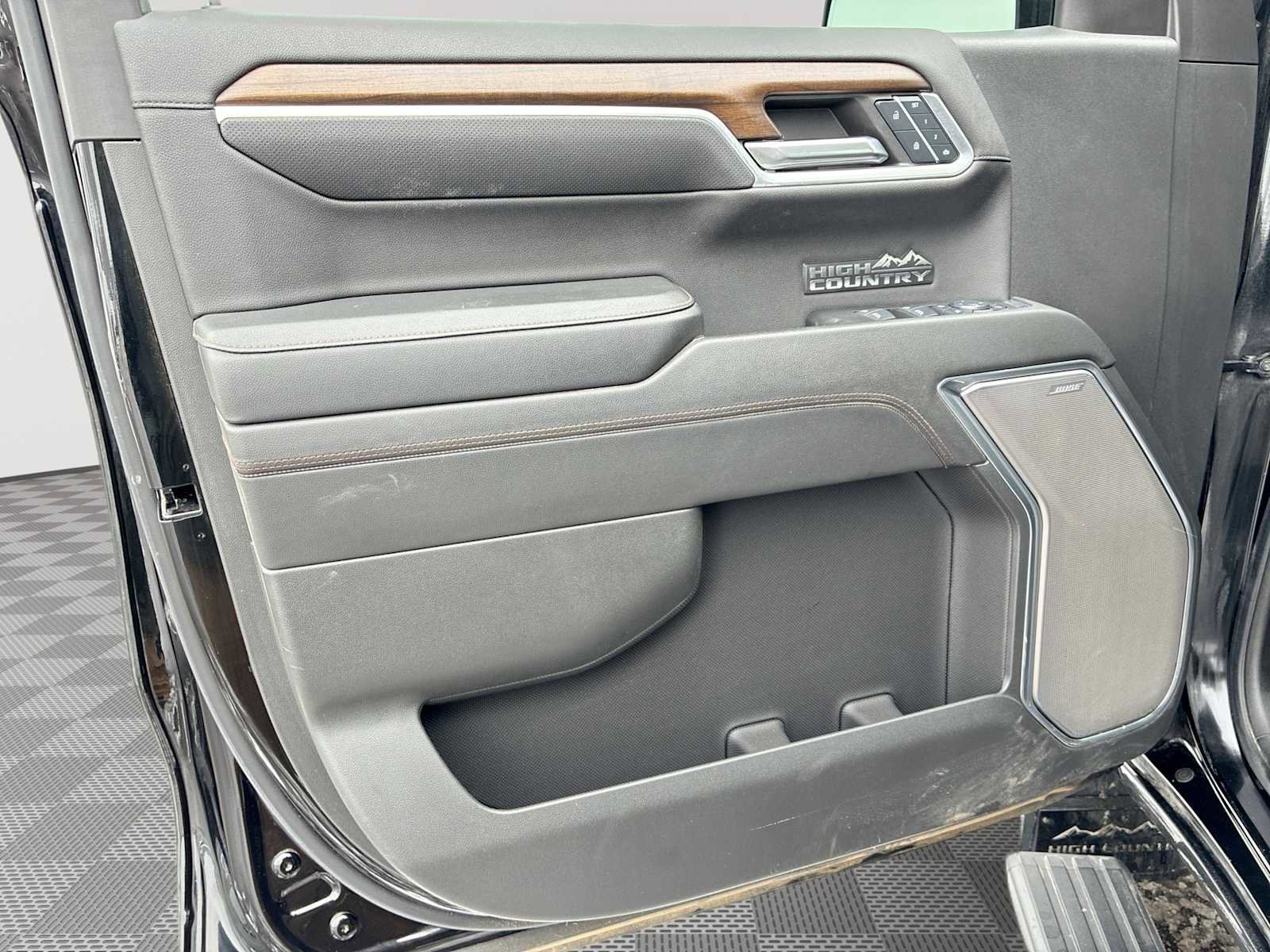 Certified 2024 Chevrolet Silverado 1500 High Country w/ Technology Package image 23