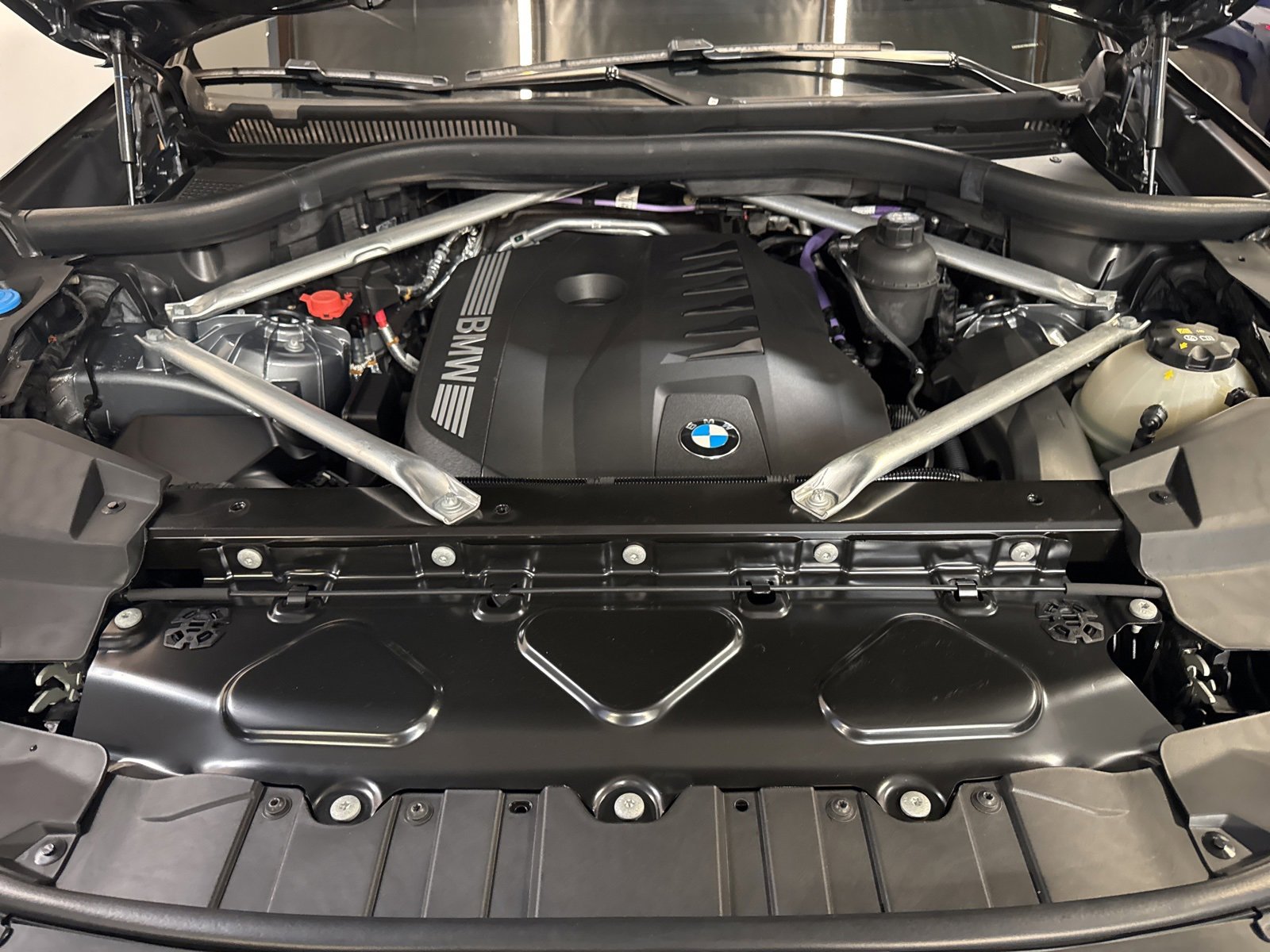 Used 2024 BMW X5 xDrive40i w/ M Sport Package image 30