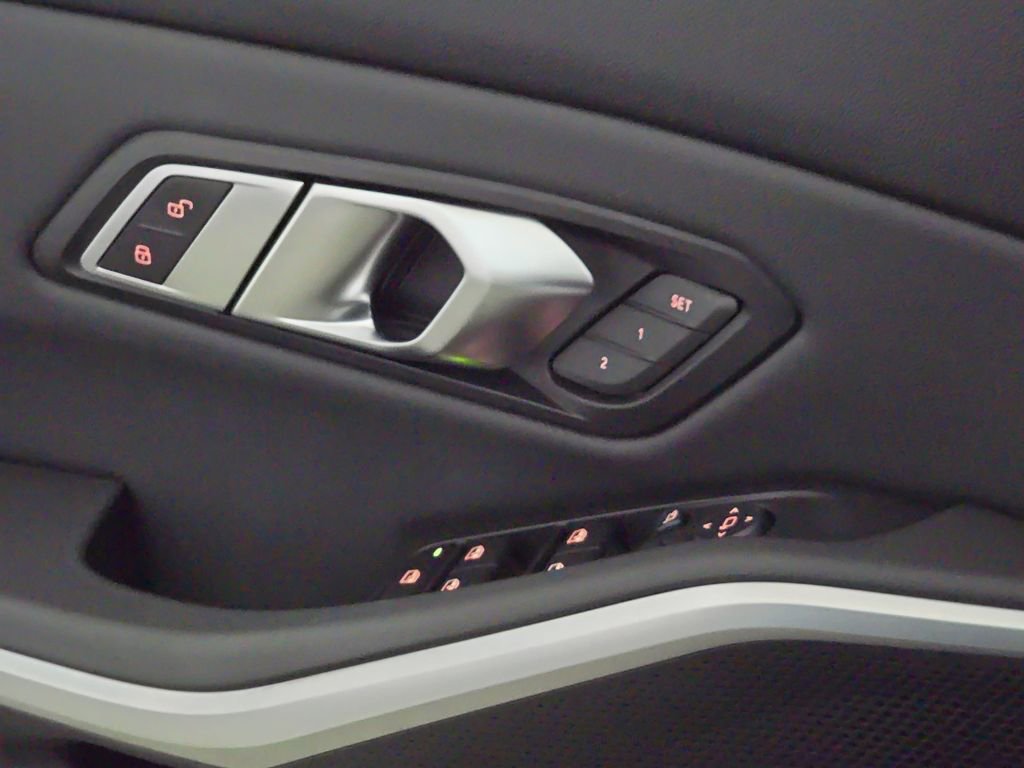 Used 2019 BMW 330i xDrive Sedan w/ Convenience Package image 29