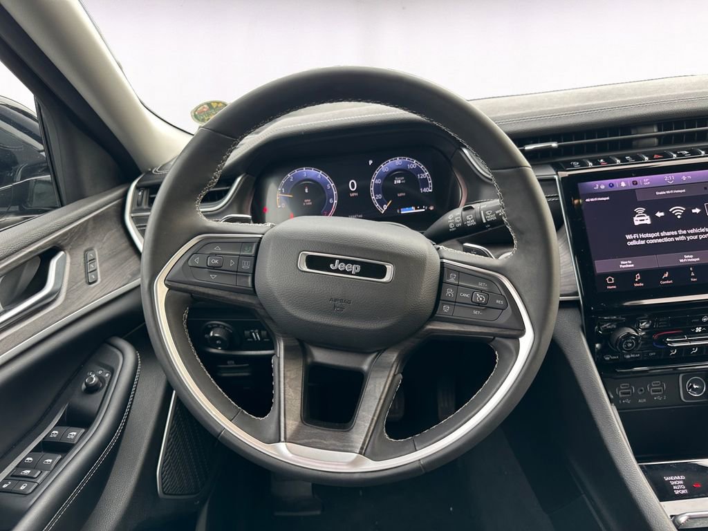 Used 2024 Jeep Grand Cherokee L Limited image 12