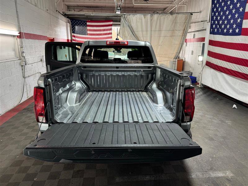 Used 2023 Chevrolet Colorado W/T RWD image 12