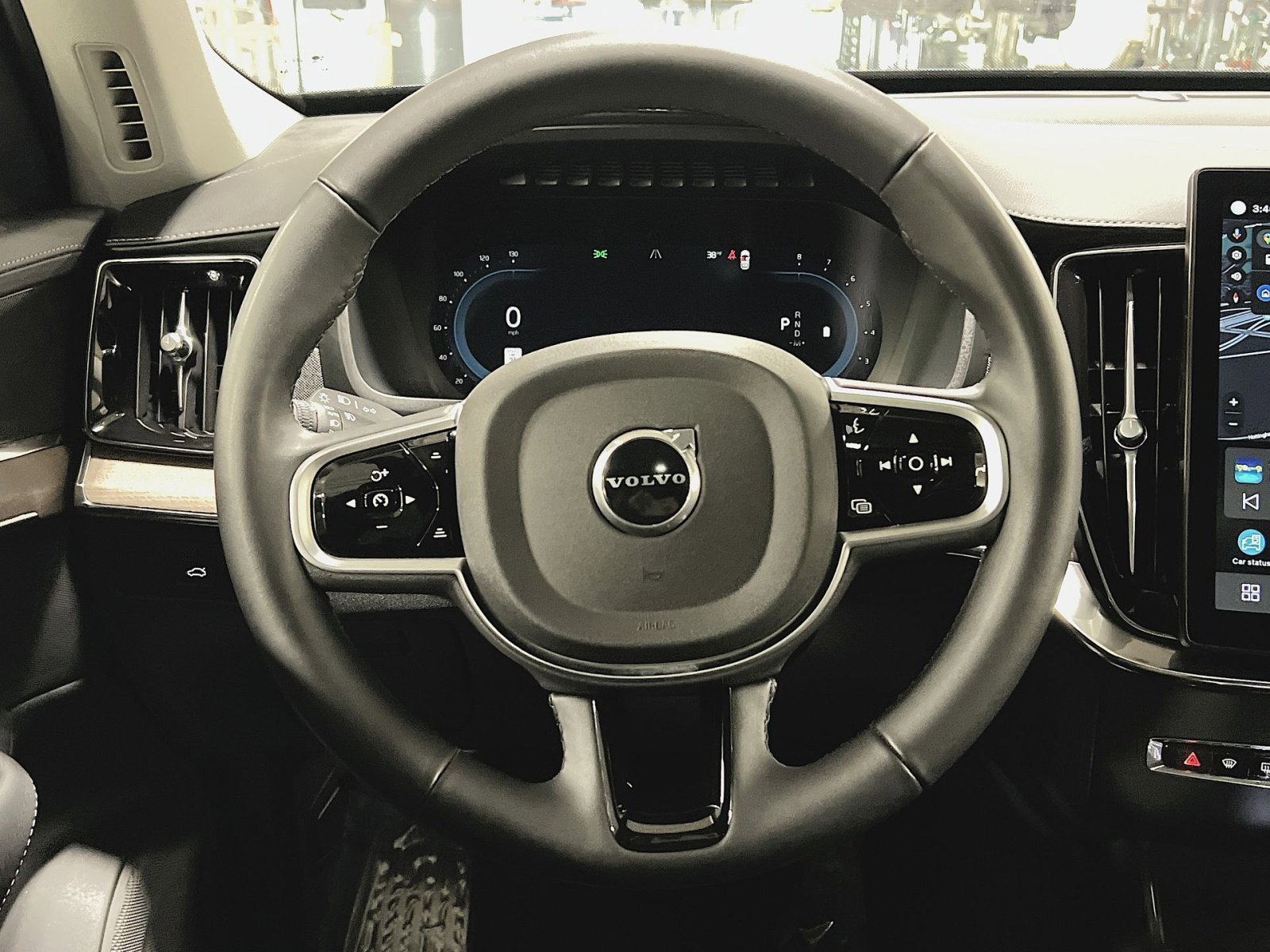 Used 2025 Volvo XC90 B6 Plus image 16