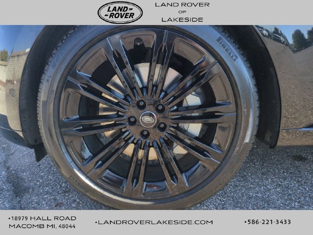 Certified 2025 Land Rover Range Rover SE AWD/4WD image 21