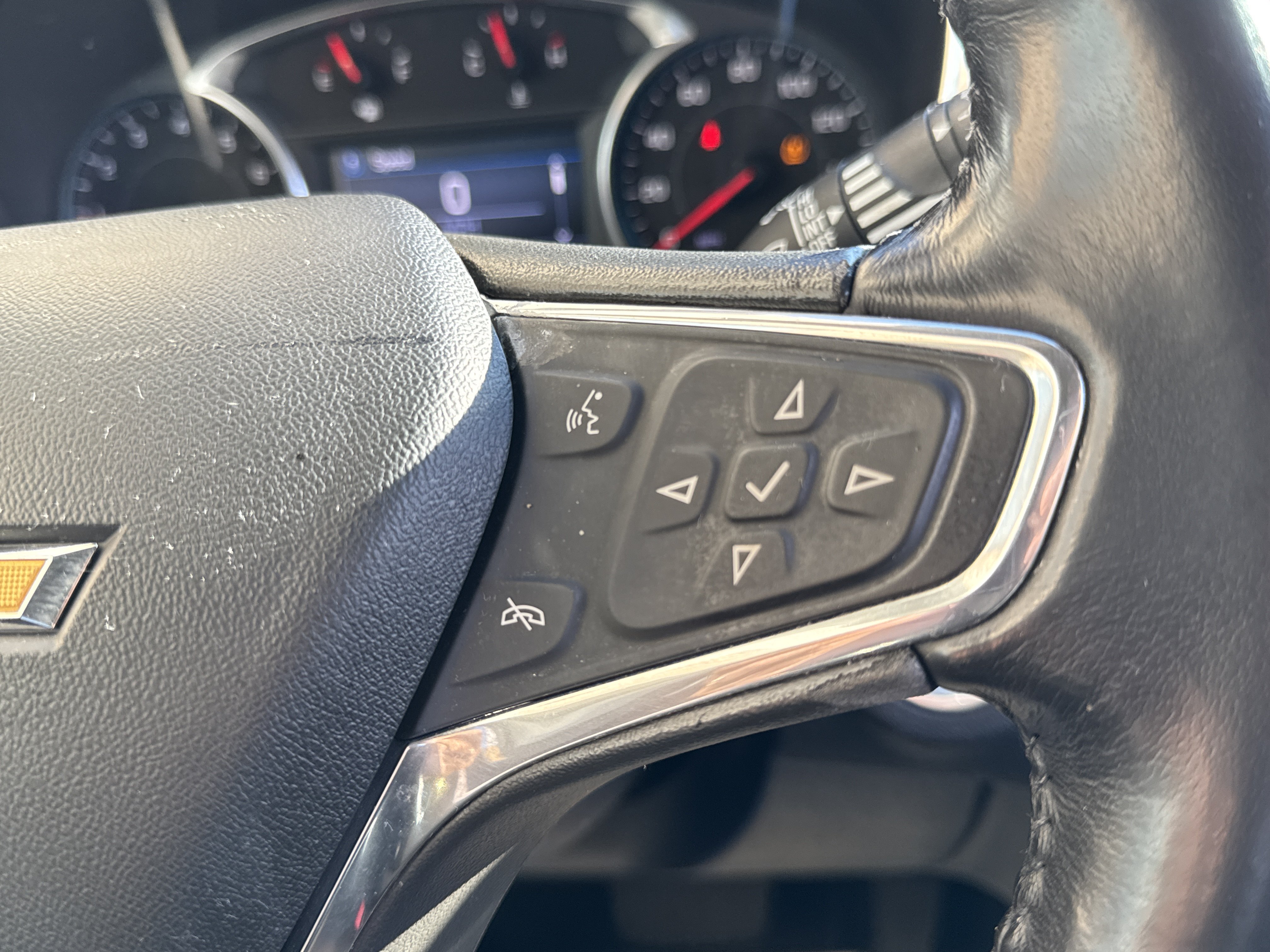 Used 2019 Chevrolet Equinox LT AWD/4WD image 18