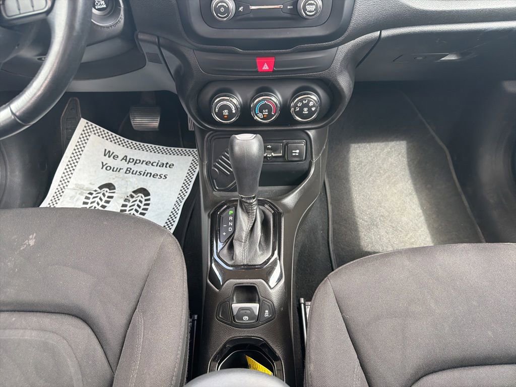 Used 2017 Jeep Renegade Altitude FWD image 15