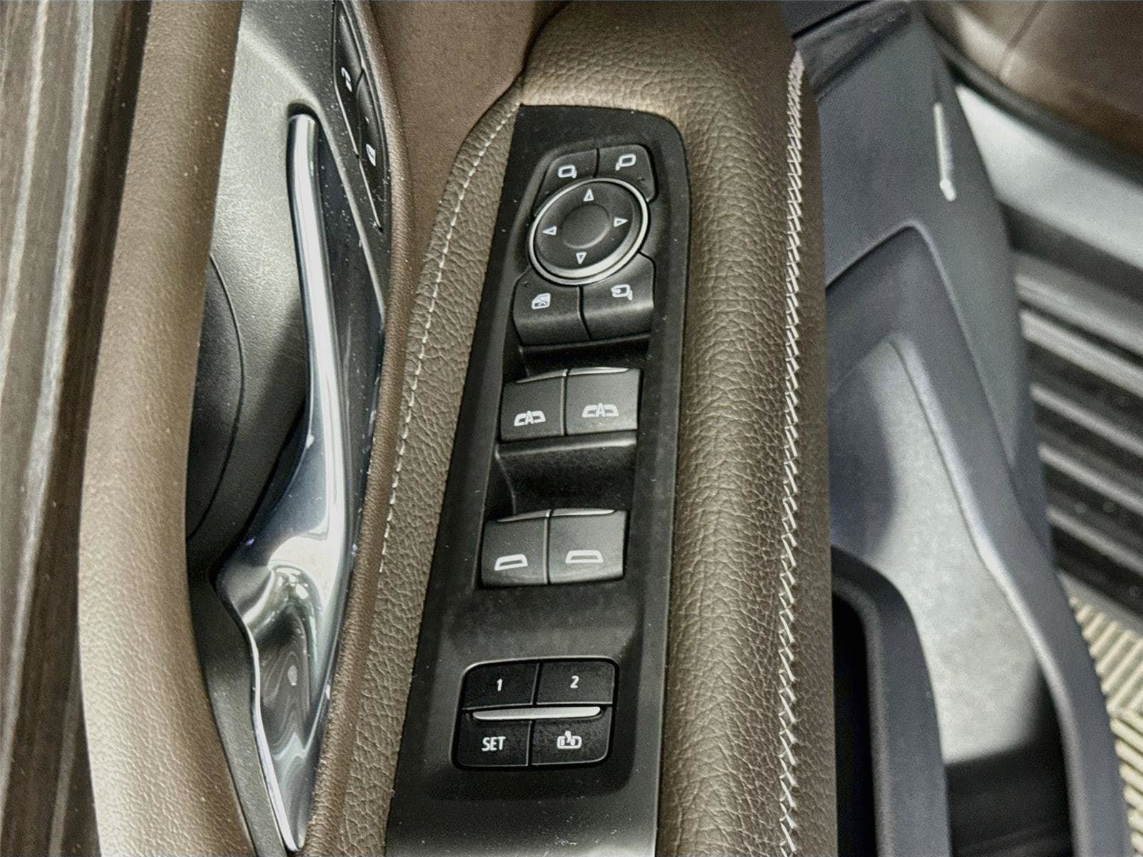 Certified 2024 GMC Yukon Denali w/ Advanced Technology Package RWD image 20